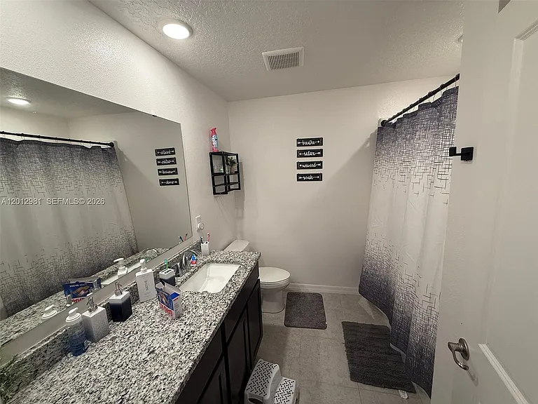 1557 SW Dycus Ave — Photo 8