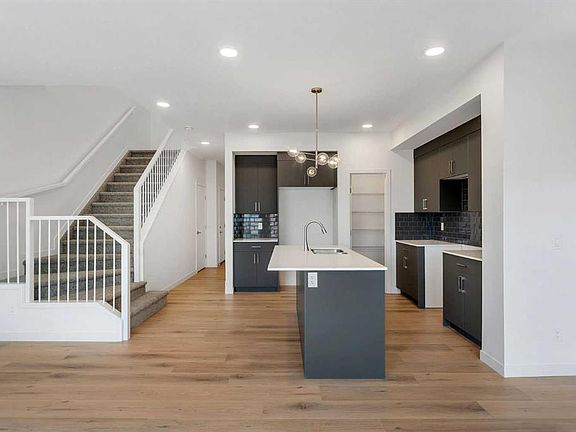 2nd image of 15 W Heritage Heath