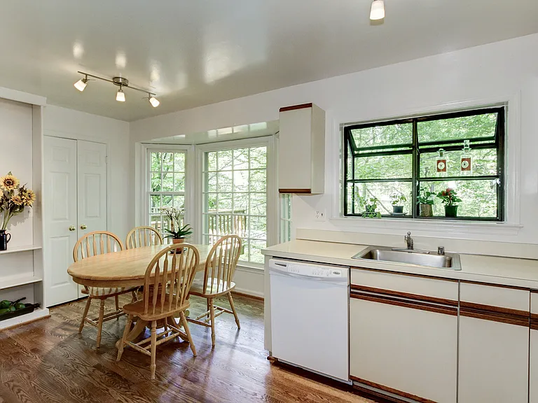 13 Avalon Ct — Photo 10
