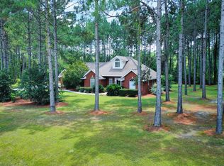 2208 Forest Ln, Blackshear, GA 31516