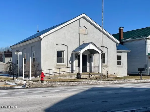 1146 3rd Ave, Duncansville, PA 16635