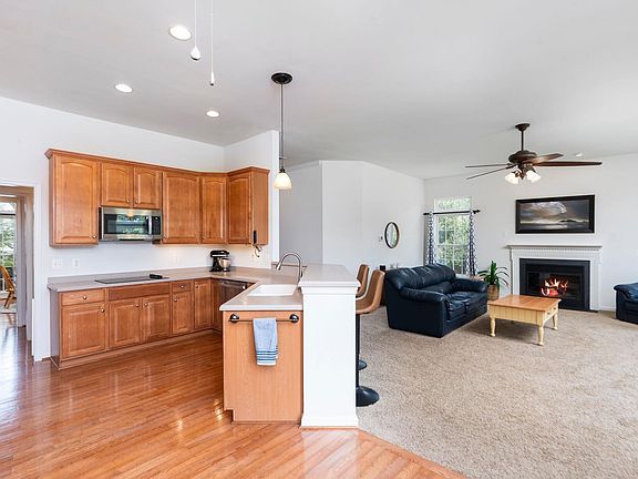 5th image of 10182 Spring Dr