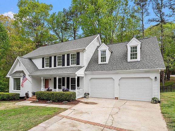 3rd image of 212 Laurie Ln