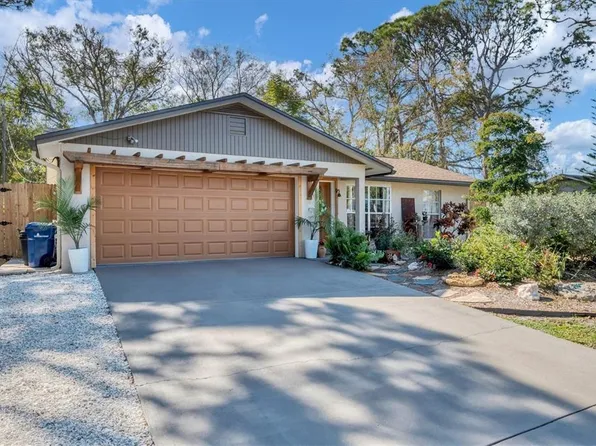 2882 Grand Cayman St, Sarasota, FL 34231
