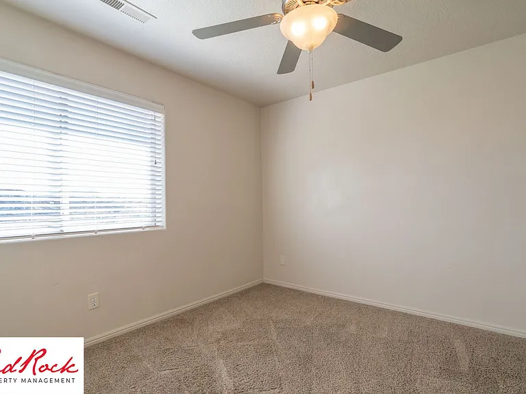 Fourplex - 620 W Evans Ridge — Photo 103