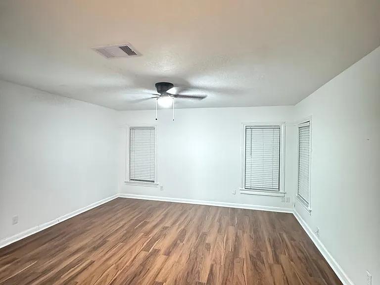 225 Armstrong St — Photo 7