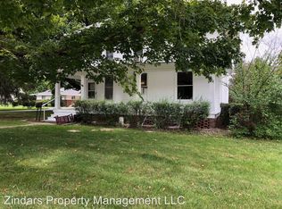 619 S Oakwood St APT A, Oakwood, IL 61858