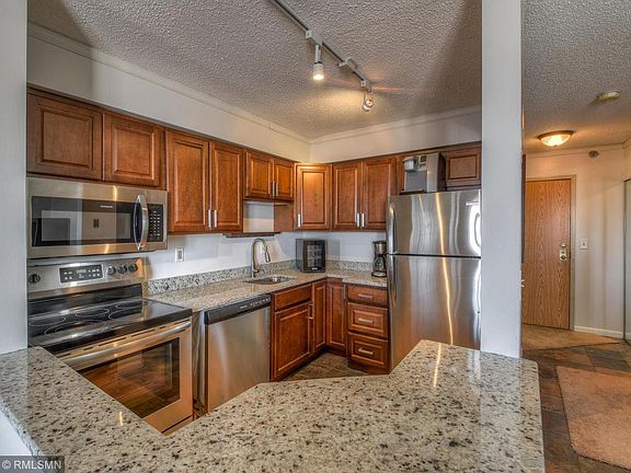 3rd image of 78 10th St E Unit 2407
