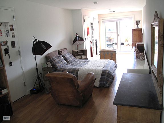 3rd image of 136 Clifton Pl