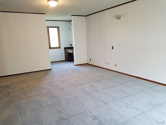4th image of 730 Crystal Ln