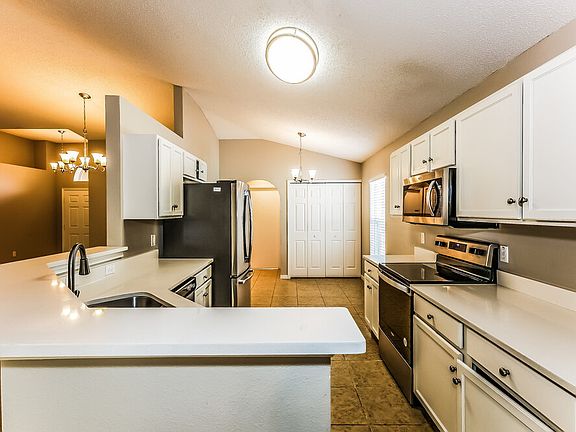 5th image of 6922 Crown Lake Dr