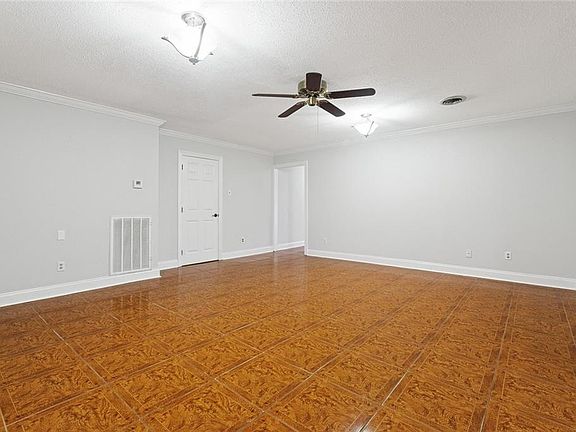 5th image of 3716 Simone Gardens Dr