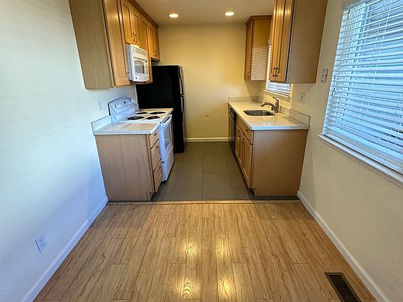 2nd image of 1239 Valerian Ct APT 2