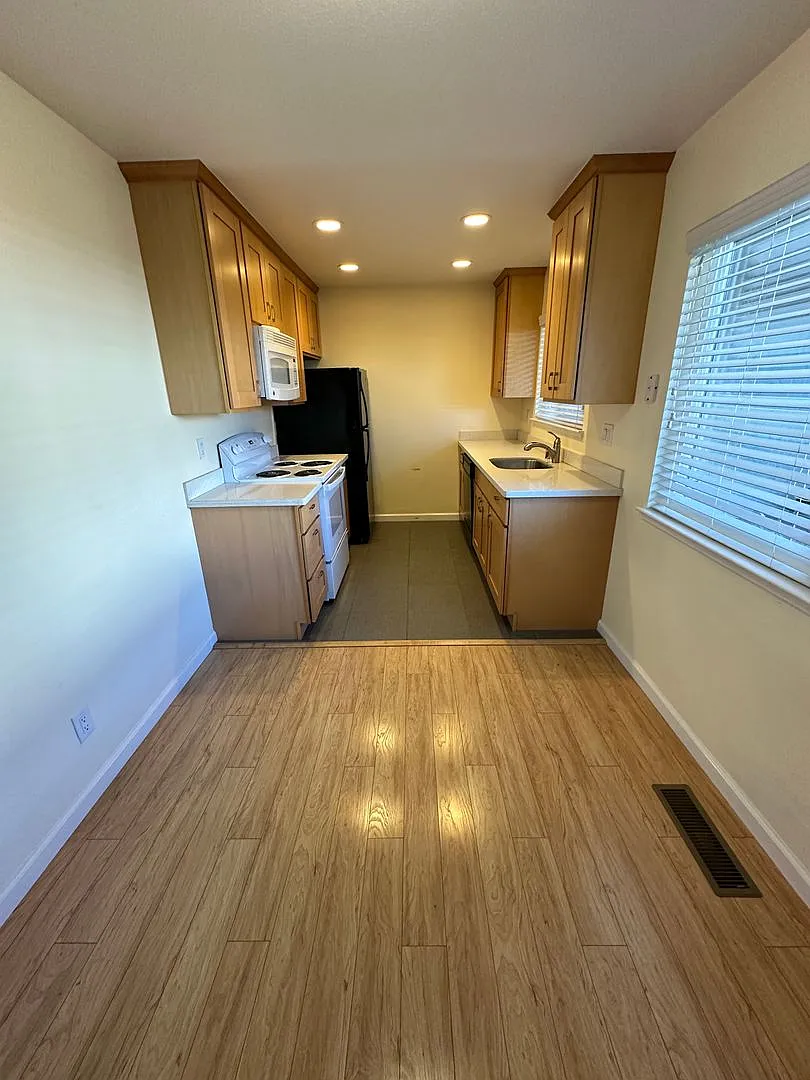 Building Photo - 1239 Valerian Ct