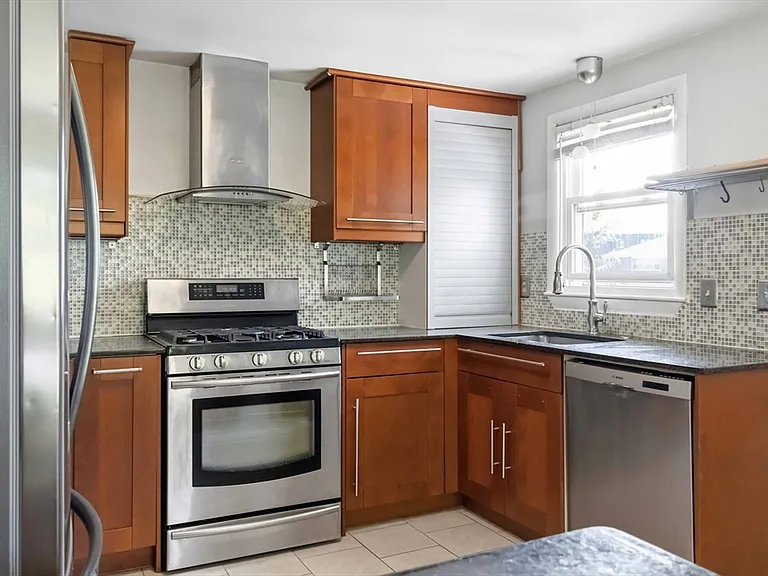 41-43 Brandley Rd #2 — Photo 15
