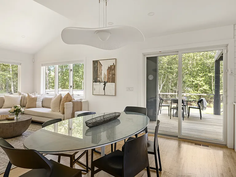 15 Margaret Dr — Photo 6