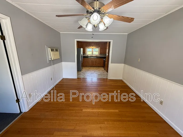 2239 Buckingham Rd — Photo 9