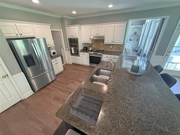 225 Crown Vetch Ln — Photo 2