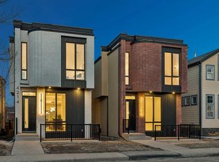 4214 W 16th St SW, Calgary, AB T2T 4E3