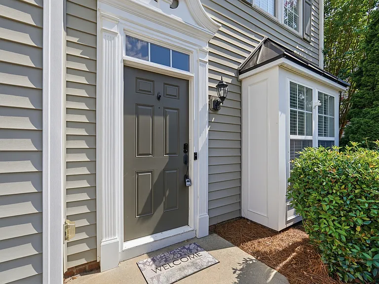 4084 Holly Villa Cir — Photo 4