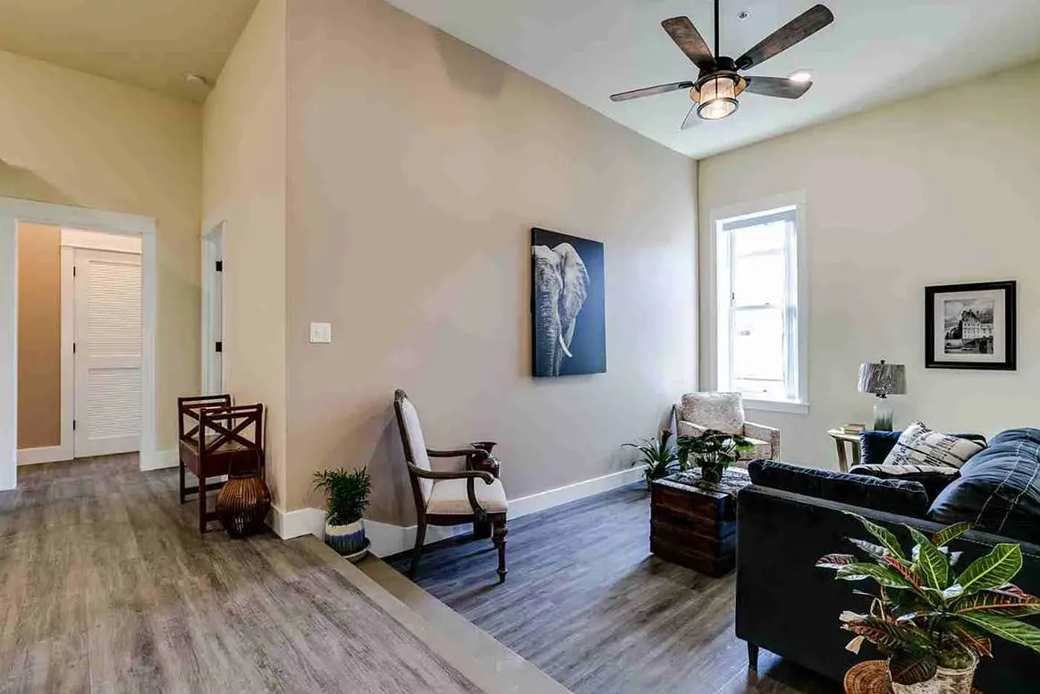 2 bed, 810 sqft, $1,525 — Photo 3