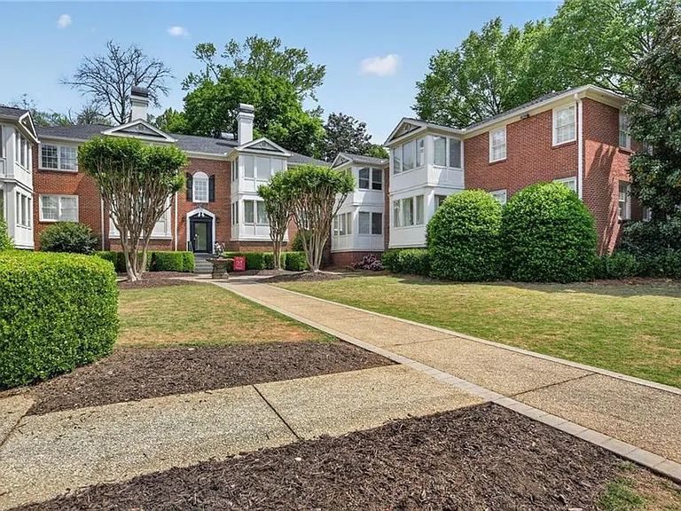 115 Peachtree Memorial Dr NW #C4 — Photo 27