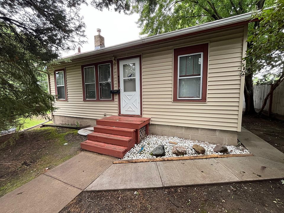 1st image of 417 36th Ave N