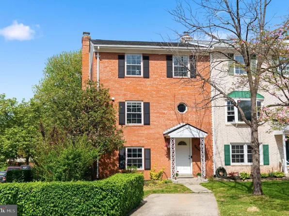 13703 Penwith Ct, Chantilly, VA 20151