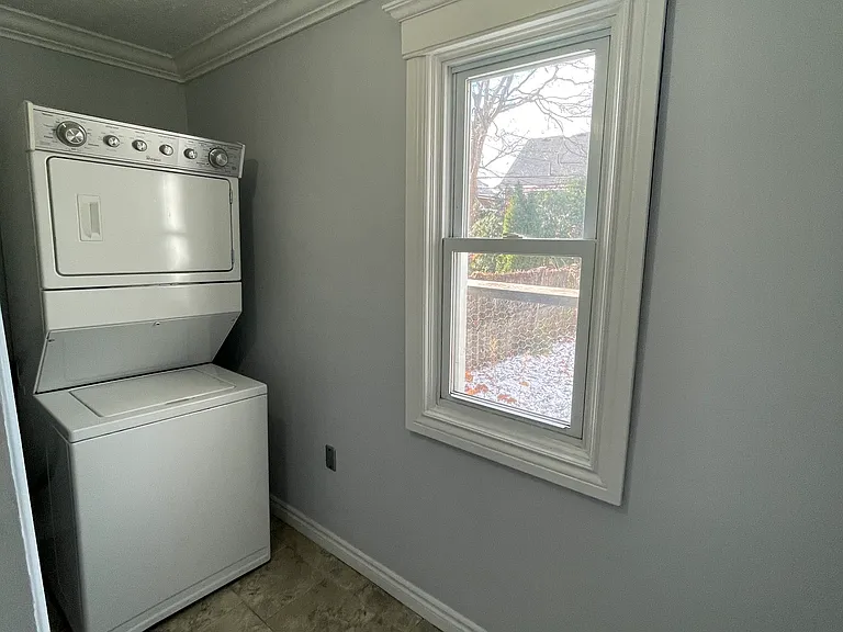 62 Holton Ave S — Photo 6
