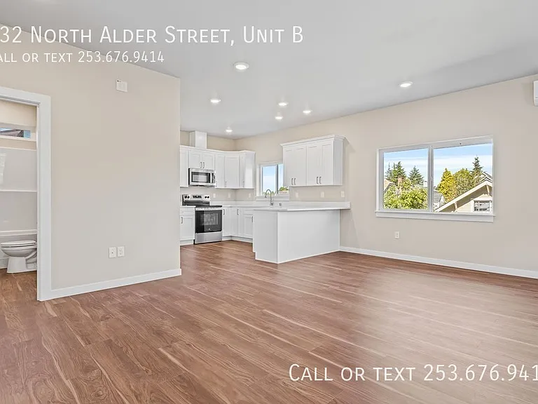 932 N Alder St #B — Photo 7