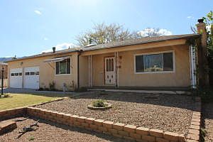 3rd image of 9912 Mesa Arriba Ave NE