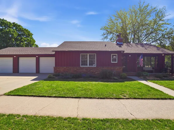 920 S Willow Ave, Sioux Falls, SD 57104