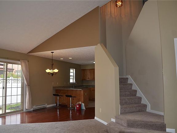 5th image of 134 Falls River Dr