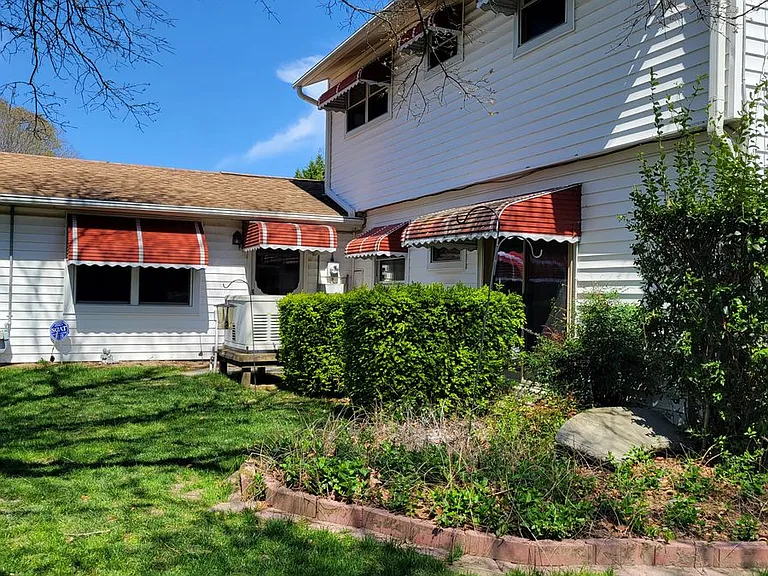 801 Lemaster Ave — Photo 2