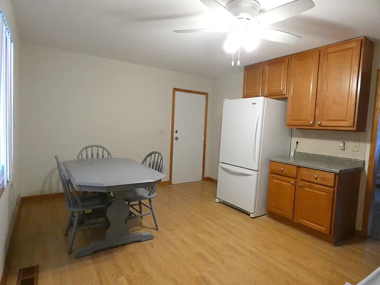 515 Freeman Ave — Photo 5