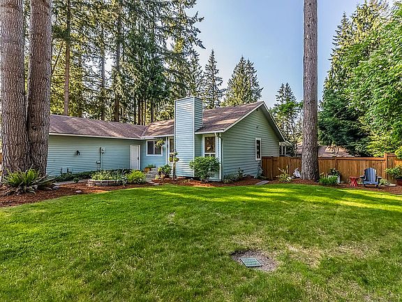 2nd image of 21644 NE 17th Pl