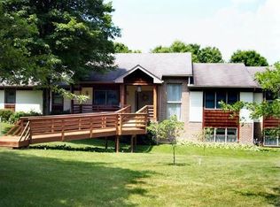 537 Pineview Dr, Elkins, WV 26241