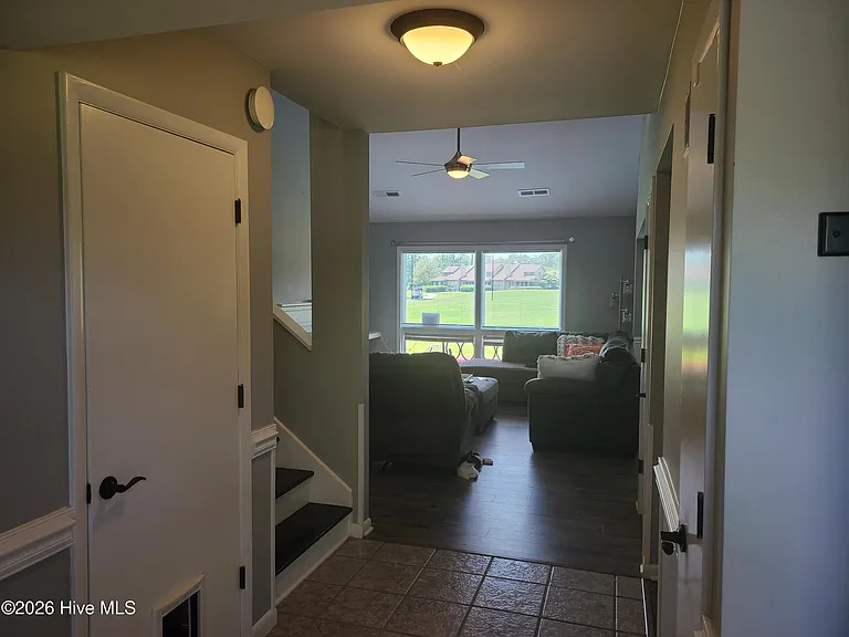 430 Widgeon Dr — Photo 2