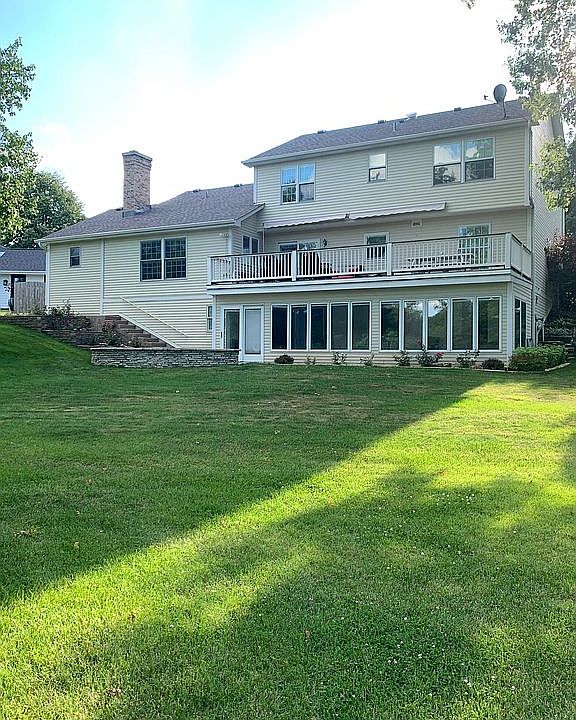 2nd image of 1108 Carmel Ct