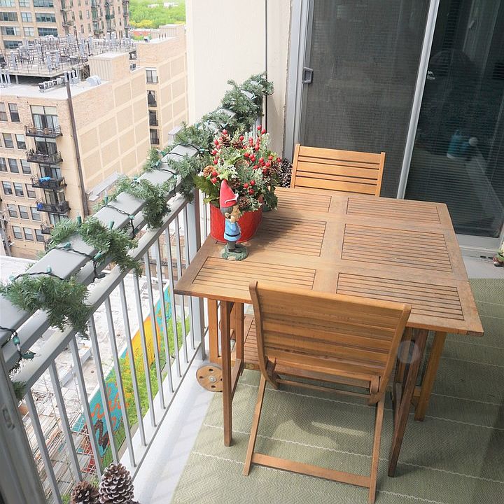 1st image of 1250 S Michigan Ave APT 1302