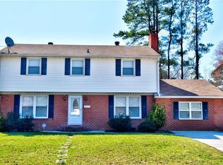 504 Summit Ridge Dr, Chesapeake, VA 23322