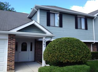 1504 Harbour Ct #B2, Schaumburg, IL 60193