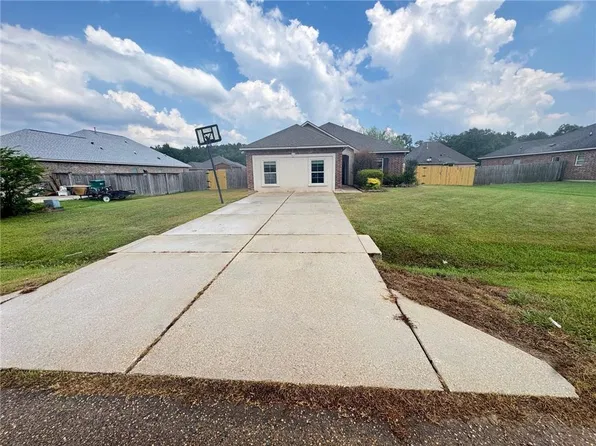 21326 Beau Chateau Blvd, Ponchatoula, LA 70454