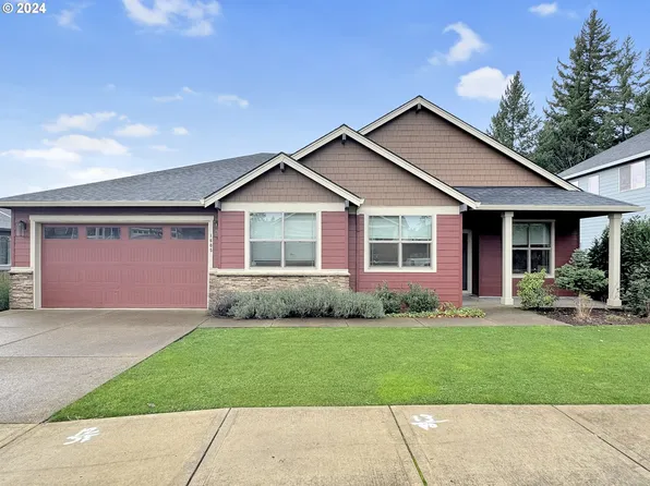 1605 NE Heaven St, Estacada, OR 97023