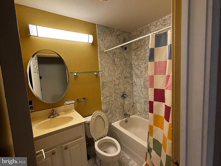 1500 Chestnut St #11A — Photo 4
