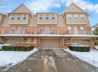 56634 Sunset Dr, Shelby Township, MI 48316