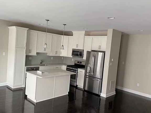 4th image of 28 N Cannon Ave