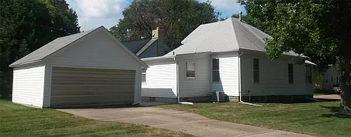 2048 N D St Photo 1