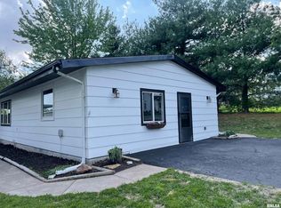 206 E Edwards St, Payson, IL 62360