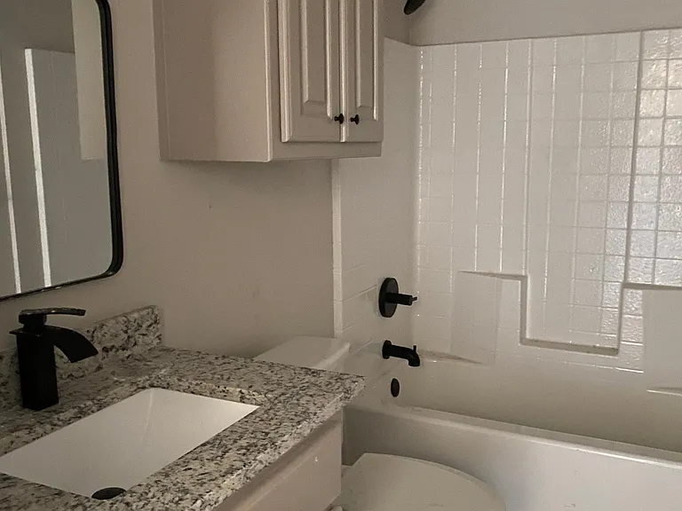901 Broadway Blvd #106 — Photo 10